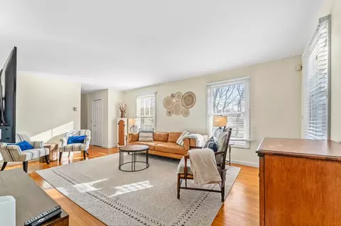 13 N Meadow Ln #1514673P, Oak Bluffs, MA 02557