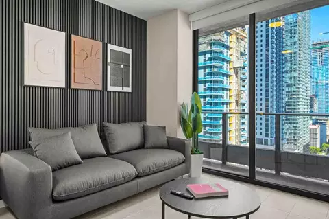 61 NE 4th St #1540437P, Miami, FL 33132