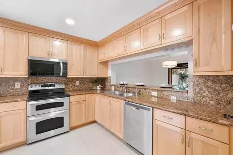 2047 NW 45th Ave, Coconut Creek, FL 33066
