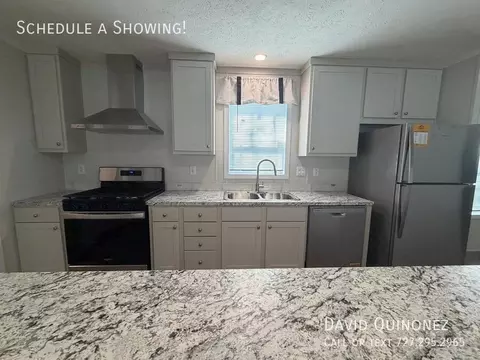 107 Dayflower Cir, Davis Junction, IL 61020