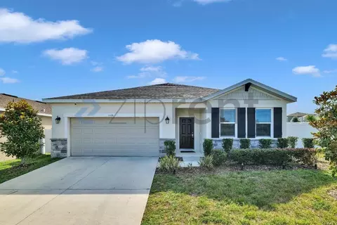 1105 Fig St, Tavares, FL 32778
