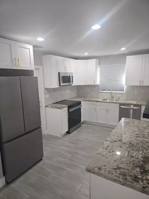 7531 Polk St, Hollywood, FL 33024