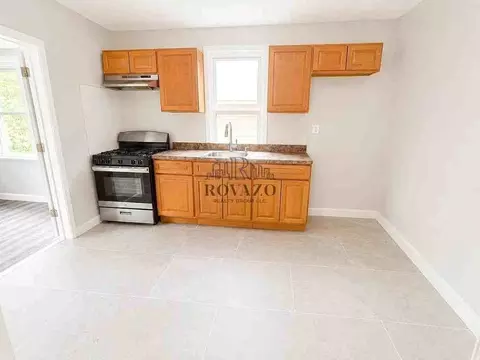 295 S Clinton St #2A, East Orange, NJ 07018