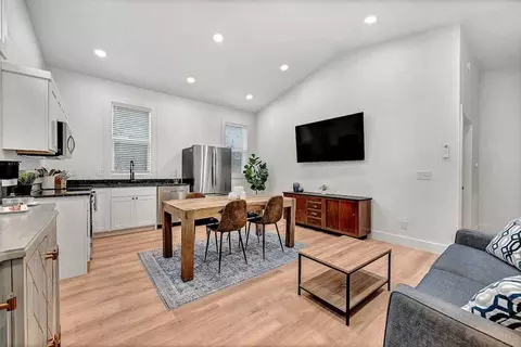 426 S Washington St #1520922P, Siloam Springs, AR 72761