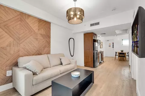 209 11th St #1540451P, Miami Beach, FL 33139