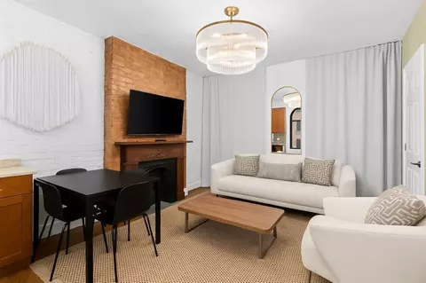 156 W 15th St #1541922P, New York, NY 10011