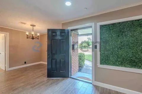 4701 W 43rd St, Houston, TX 77092