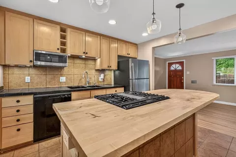 540 Detroit St, Denver, CO 80206