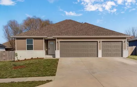 1450 S Olde Savannah Ave, Republic, MO 65738