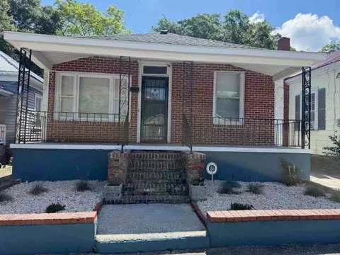 1009 S 6th St, Wilmington, NC 28401