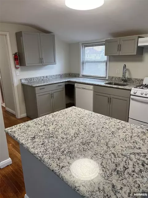 2 Clifton Ave #2ND, Clifton, NJ 07011