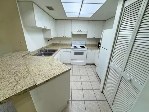 2039 SE 10th Ave #509, Fort Lauderdale, FL 33316