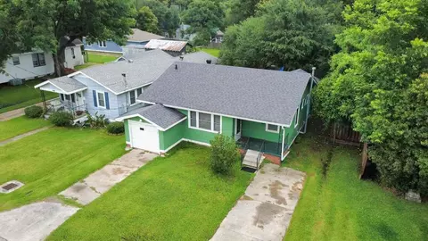 524 8th St, Port Allen, LA 70767