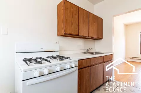 827 W Waveland Ave #S3, Chicago, IL 60613