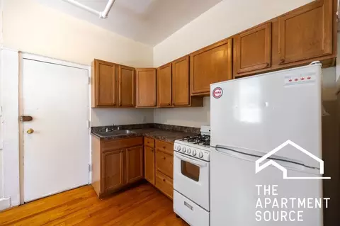 947 W Cornelia Ave #GDN, Chicago, IL 60657