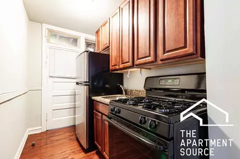 542 W Surf St #N3, Chicago, IL 60657