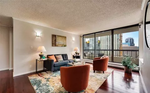 2201 3rd Ave #1706, Seattle, WA 98121