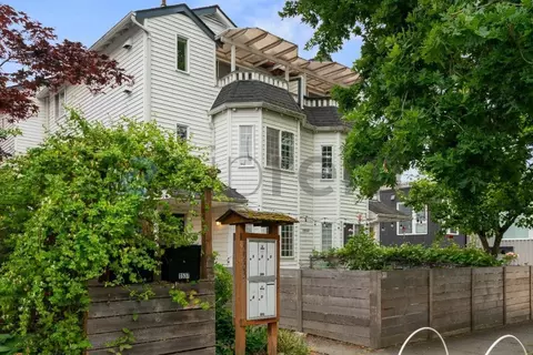 1533 18th Ave S #3, Seattle, WA 98144