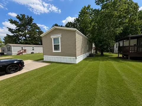 204 Peggy St #PG204, Conroe, TX 77301