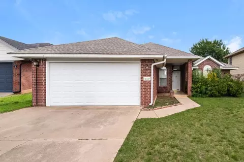 329 Ridge Bluff Dr, Norman, OK 73071