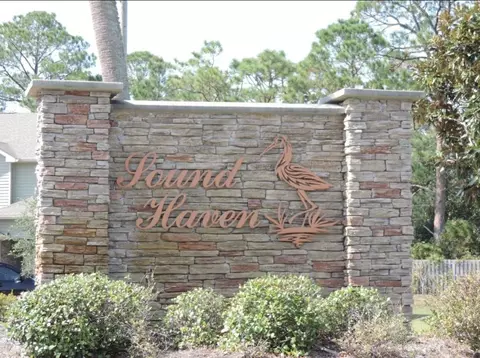 1734 Sound Haven Ct, Navarre, FL 32566