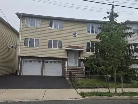 508 Lincoln St #2, Carlstadt, NJ 07072