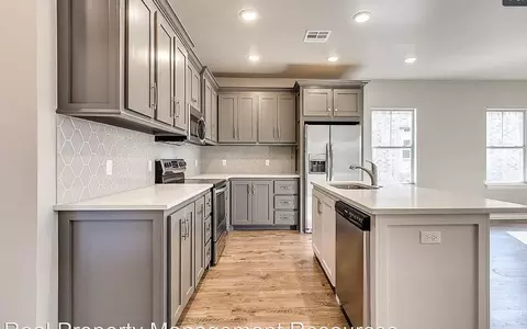 41 E Hurd St, Edmond, OK 73034