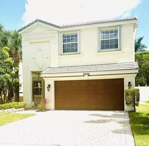 9205 Dupont Pl, Wellington, FL 33414