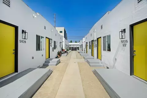 5926 S Hoover St, Los Angeles, CA 90044