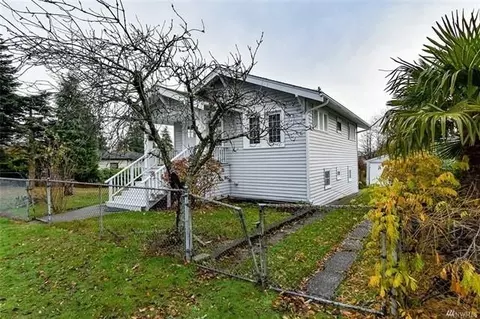 10025 39th Ave SW, Seattle, WA 98146