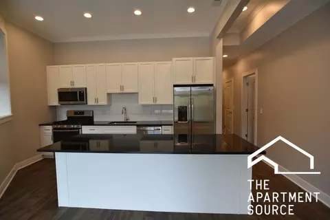 3212 N Halsted St #1, Chicago, IL 60657