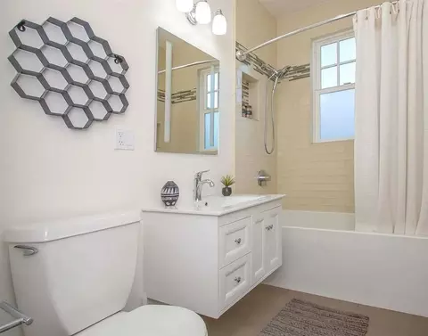 2747 San Pablo Ave, Berkeley, CA 94702 photo 2