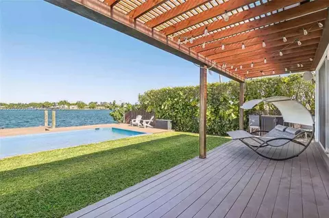 Undisclosed, Miami Beach, FL 33141