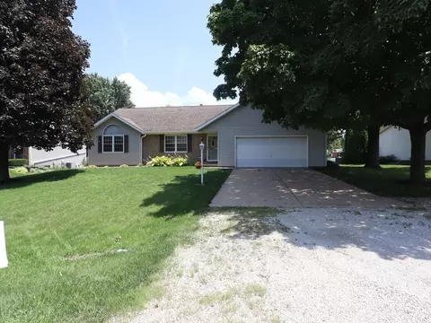 309 Arbor Vitae Dr, Germantown Hills, IL 61548