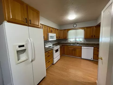 12 Spruce Ave, Mccook Lake, SD 57049
