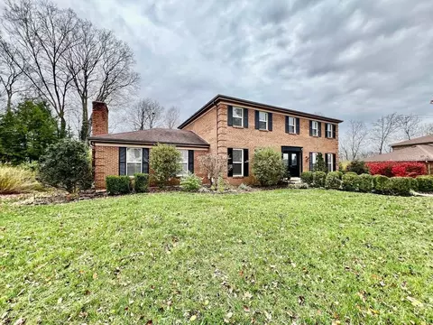 7033 Willowood Dr, West Chester, OH 45241