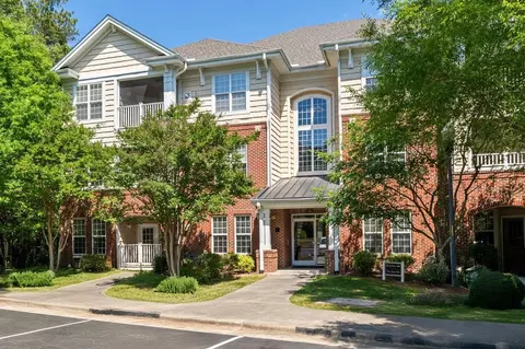 912 Providence Glen Dr, Chapel Hill, NC 27514