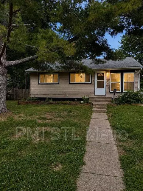 10432 Balmoral Dr, Glasgow Village, MO 63137