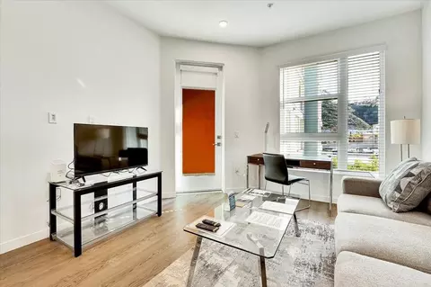 593 Camino De La Reina #1343822P, San Diego, CA 92108