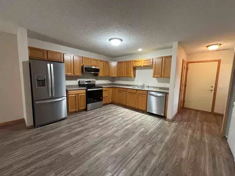 1627 Gunston Dr #C, New Richmond, WI 54017