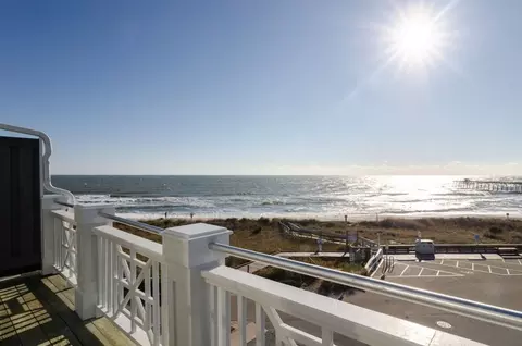 202 Fort Fisher Blvd N #5, Kure Beach, NC 28449