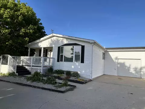 649 Bluebird Cir # A, Sandwich, IL 60548