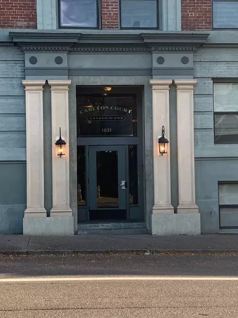 1631 NW Everett St #102, Portland, OR 97209