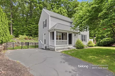 28 Blueberry Ln, Hudson, MA 01749