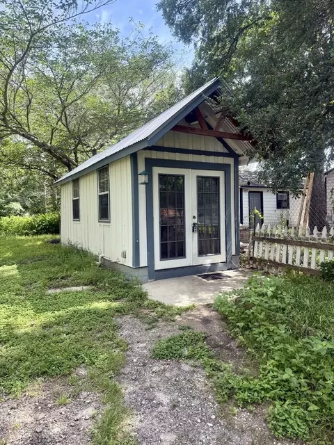 184 3rd St #2, Maxwell, TX 78656
