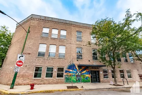 1822 S Bishop St #305, Chicago, IL 60608