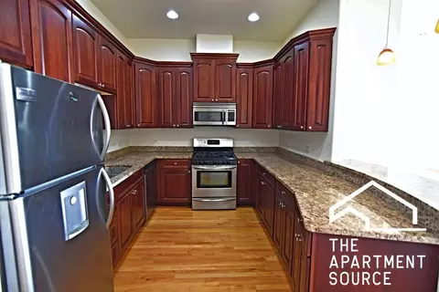 5140 N Clark St #4, Chicago, IL 60640