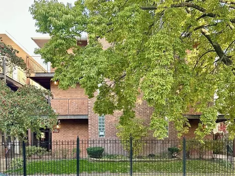 4537 N Dover St #1A, Chicago, IL 60640