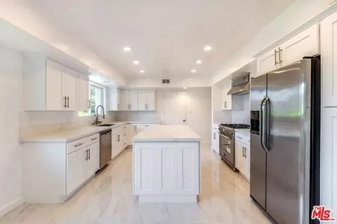 3318 Dona Maria Dr #NA, Studio City, CA 91604