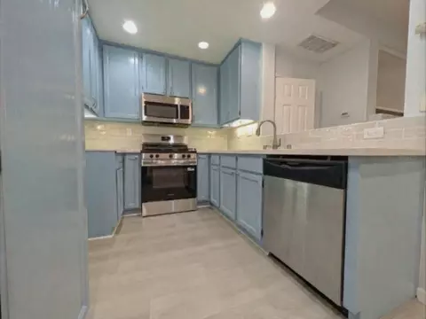 25773 Perlman Pl #B, Stevenson Ranch, CA 91381
